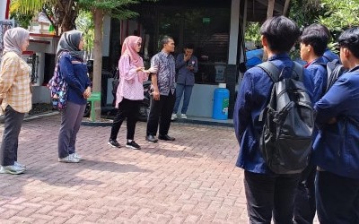 Praktikum ke Taman Kehati Mahasiswa Fakultas Pertanian Universitas Wiralodra